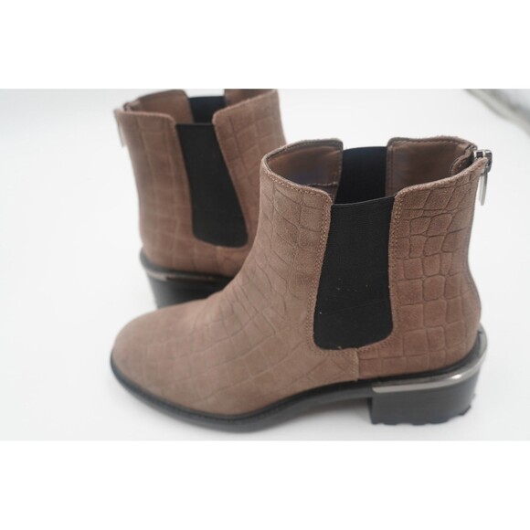 Vince Camuto Kelivena Brown Block Heel Lug Sole Chelsea Ankle Booties Size 10M - Picture 1 of 11